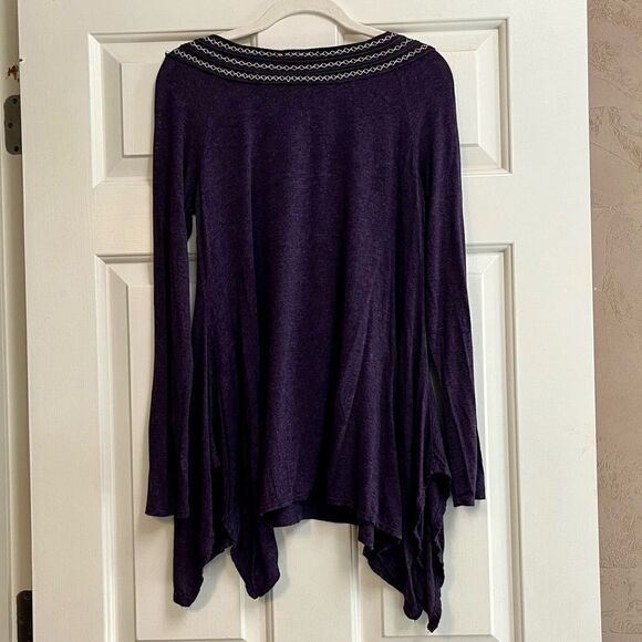 Max Edition Purple Shark Bite Long Sleeve Embellished Neck Small - Picture 3 of 9